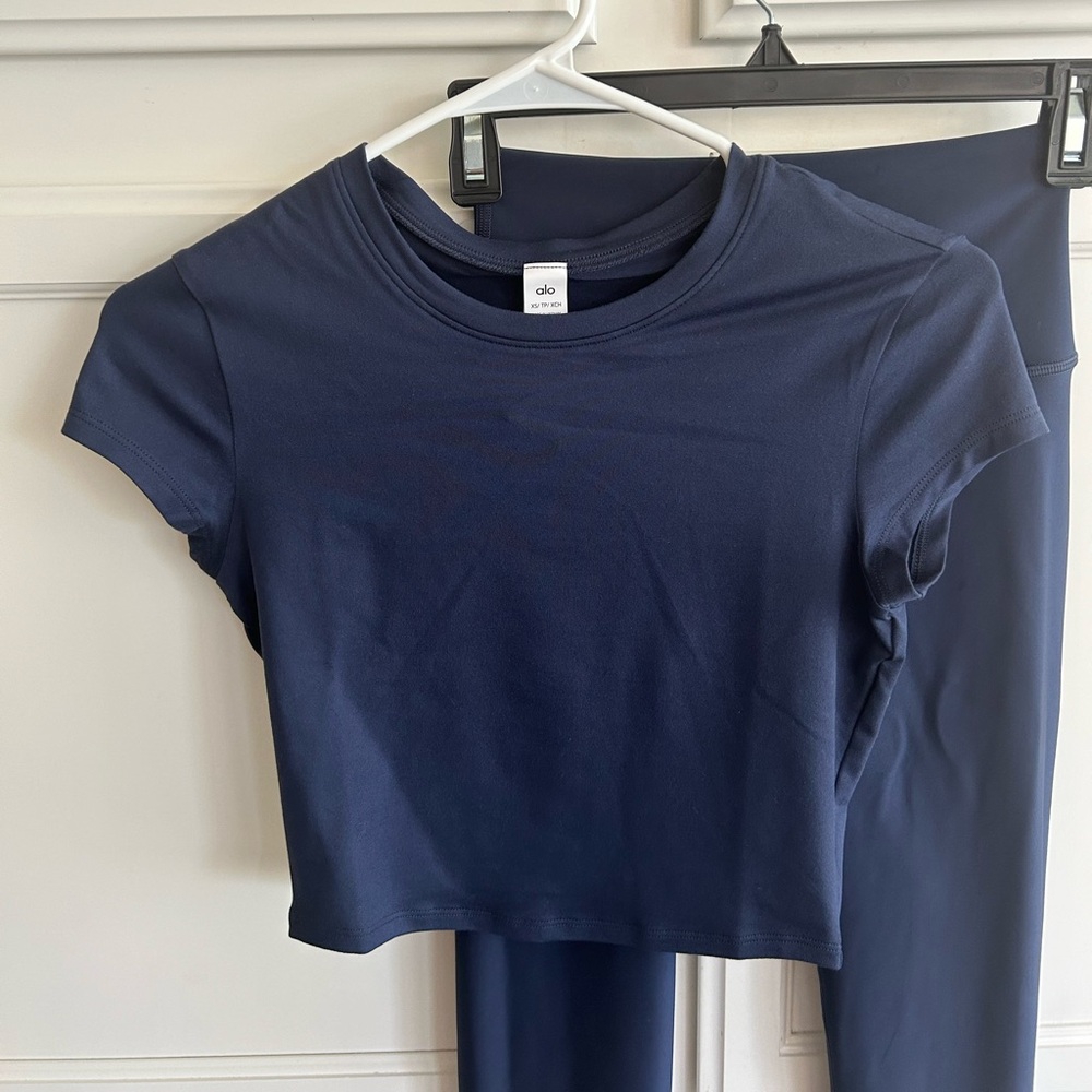 Alo Alosoft Crop Finesse Short Sleeve Tee - Navy